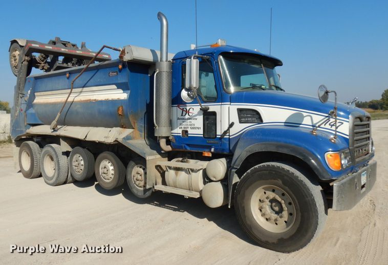 image for item JQ9314 2003 Mack CV513  dump truck