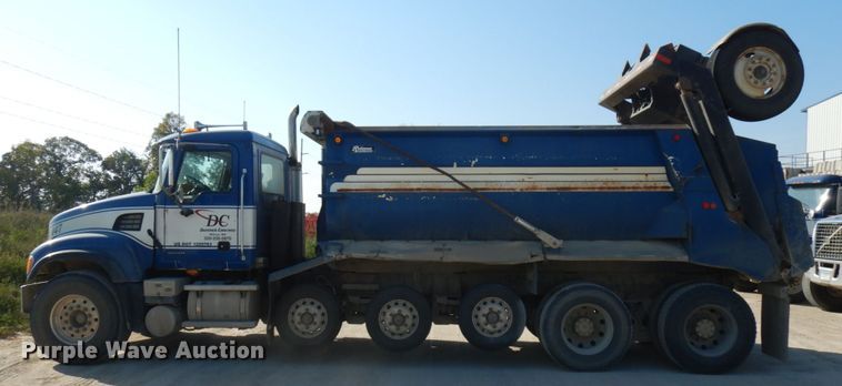 image for item JQ9314 2003 Mack CV513  dump truck