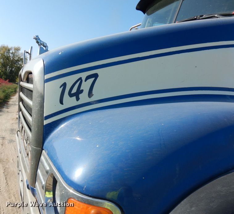 image for item JQ9314 2003 Mack CV513  dump truck