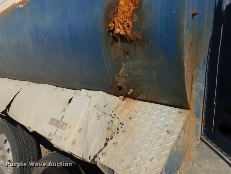 image for item JQ9314 2003 Mack CV513  dump truck