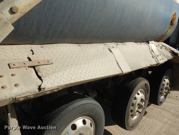 image for item JQ9314 2003 Mack CV513  dump truck