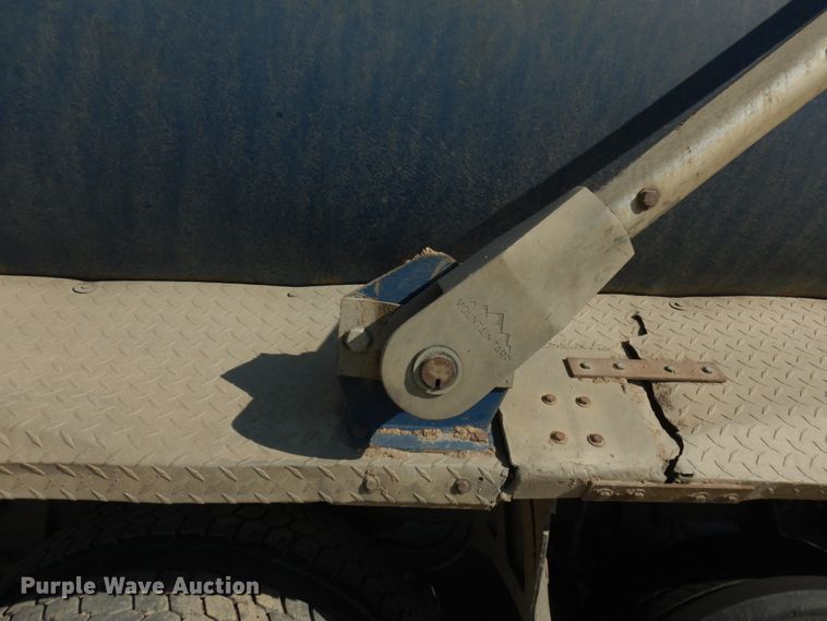 image for item JQ9314 2003 Mack CV513  dump truck