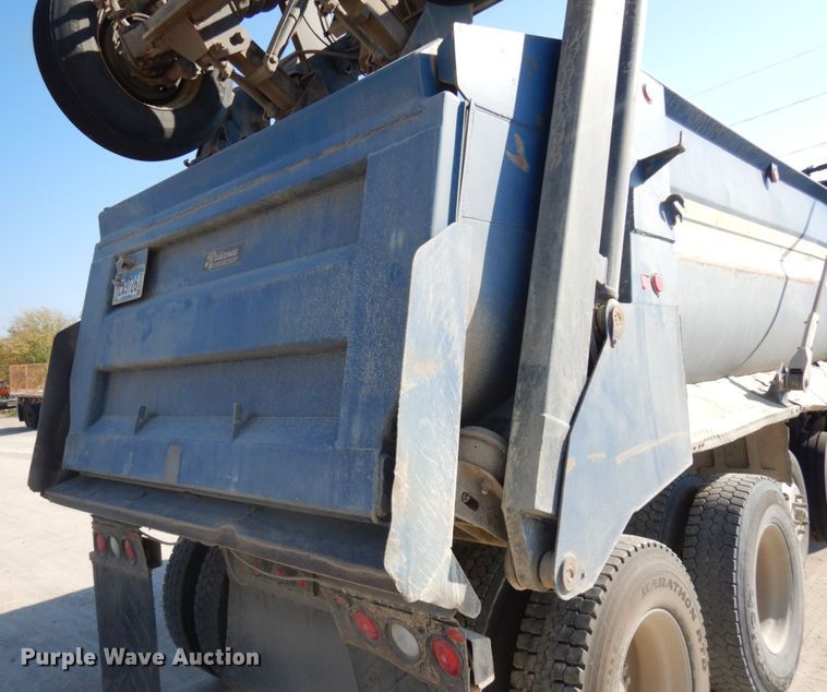 image for item JQ9314 2003 Mack CV513  dump truck