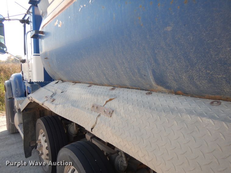 image for item JQ9314 2003 Mack CV513  dump truck