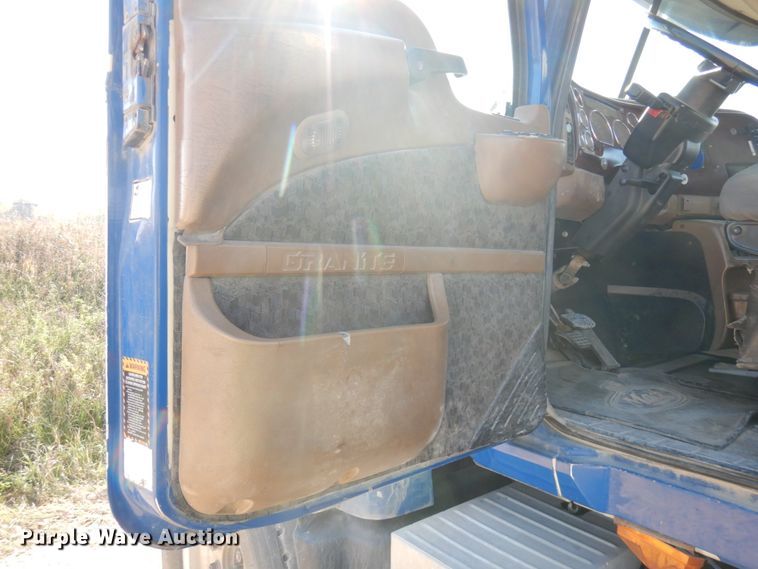 image for item JQ9314 2003 Mack CV513  dump truck