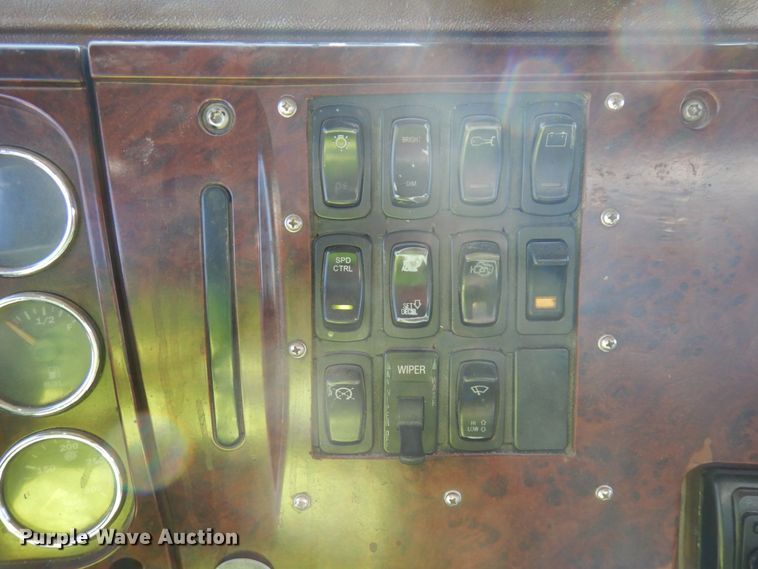 image for item JQ9314 2003 Mack CV513  dump truck