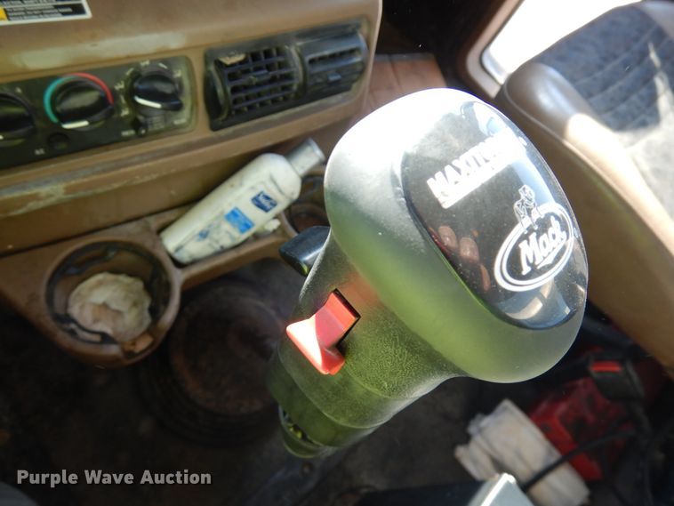 image for item JQ9314 2003 Mack CV513  dump truck