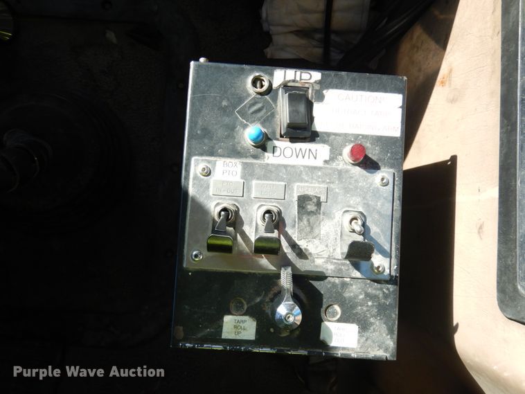 image for item JQ9314 2003 Mack CV513  dump truck