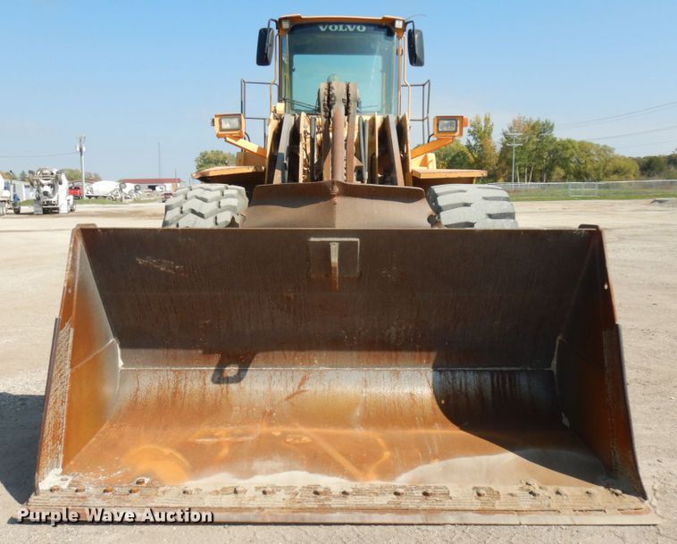 image for item JQ9317 2005 Volvo L150E  wheel loader
