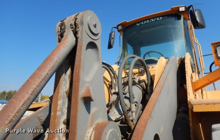 image for item JQ9317 2005 Volvo L150E  wheel loader