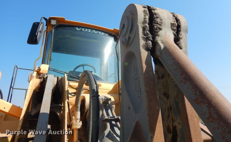 image for item JQ9317 2005 Volvo L150E  wheel loader