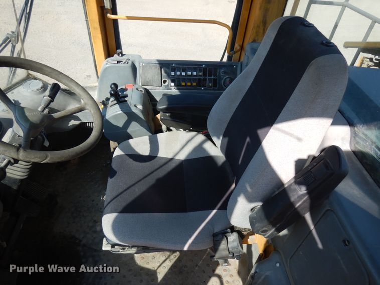 image for item JQ9317 2005 Volvo L150E  wheel loader