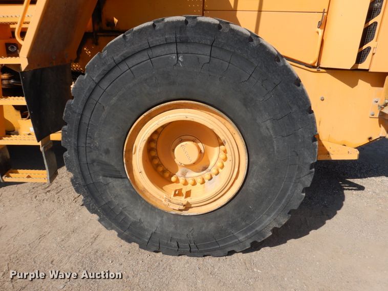 image for item JQ9317 2005 Volvo L150E  wheel loader