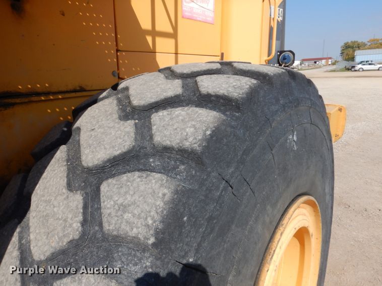 image for item JQ9317 2005 Volvo L150E  wheel loader