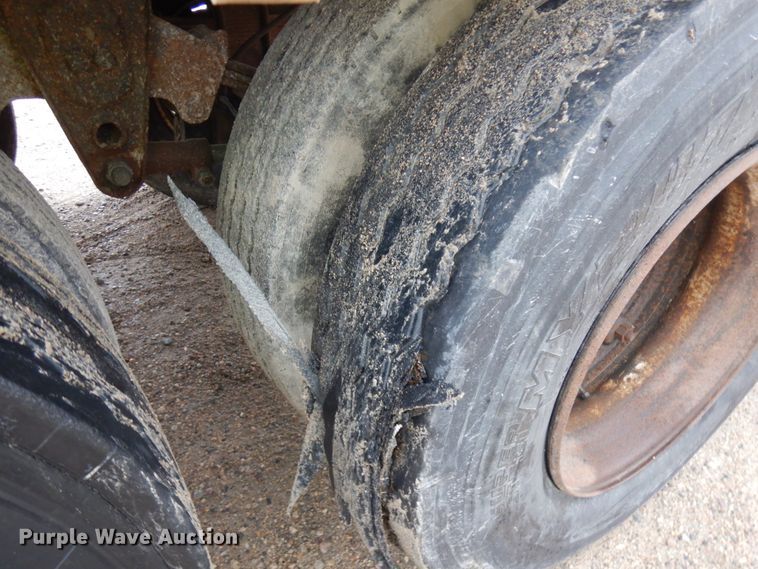 image for item JQ9320 1987 Ward  flatbed trailer