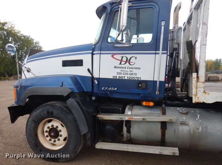 image for item JQ9321 1996 Mack CL713  crane truck