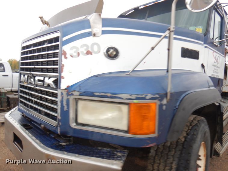 image for item JQ9321 1996 Mack CL713  crane truck