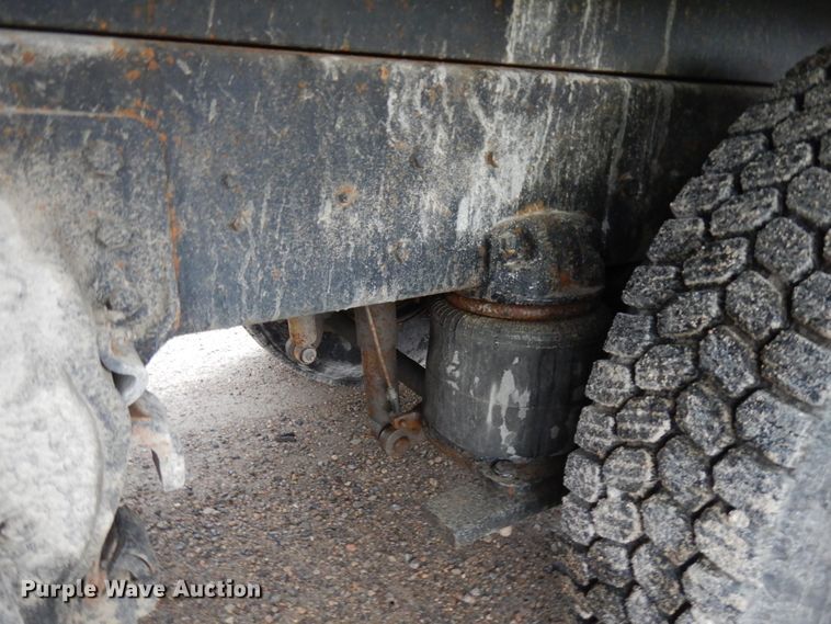 image for item JQ9321 1996 Mack CL713  crane truck