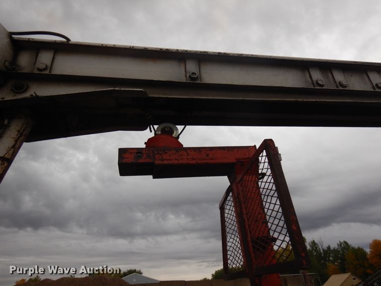 image for item JQ9321 1996 Mack CL713  crane truck