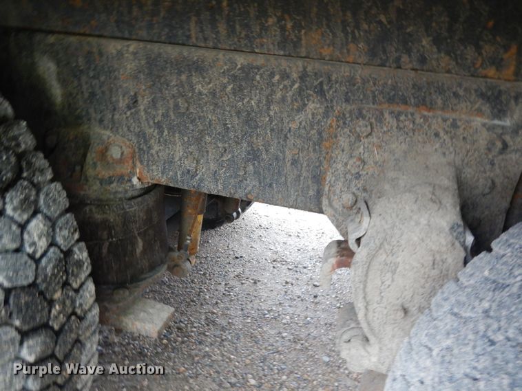 image for item JQ9321 1996 Mack CL713  crane truck