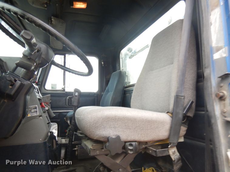 image for item JQ9321 1996 Mack CL713  crane truck