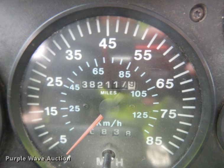 image for item JQ9321 1996 Mack CL713  crane truck