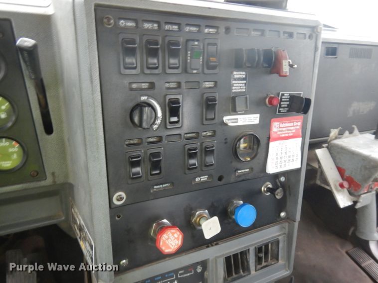 image for item JQ9321 1996 Mack CL713  crane truck