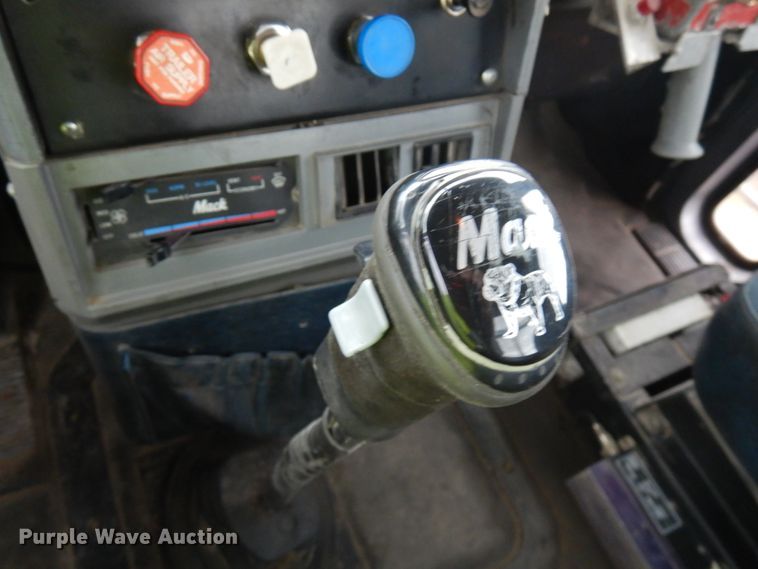 image for item JQ9321 1996 Mack CL713  crane truck