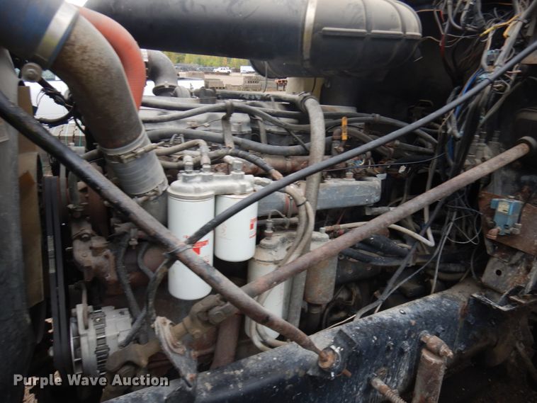 image for item JQ9321 1996 Mack CL713  crane truck