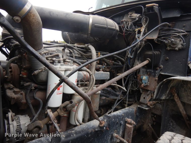 image for item JQ9321 1996 Mack CL713  crane truck