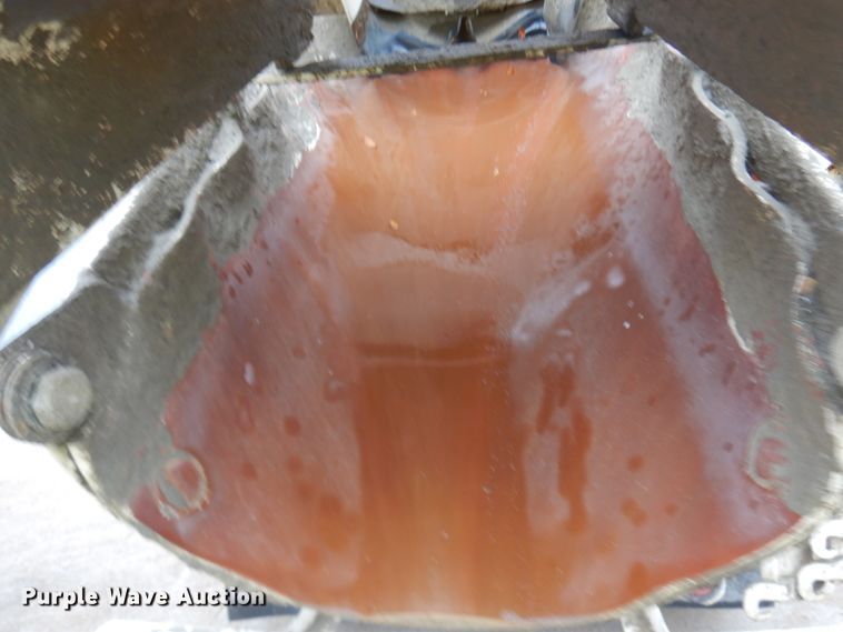 image for item JQ9322 2001 International 5500i  ready mix truck