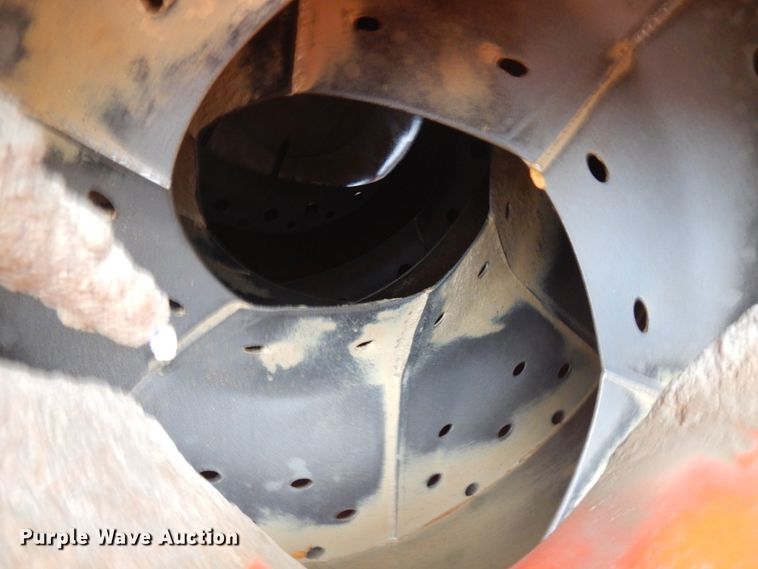 image for item JQ9322 2001 International 5500i  ready mix truck