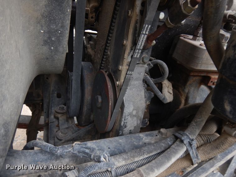 image for item JQ9322 2001 International 5500i  ready mix truck