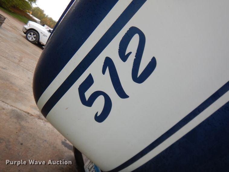 image for item JQ9322 2001 International 5500i  ready mix truck