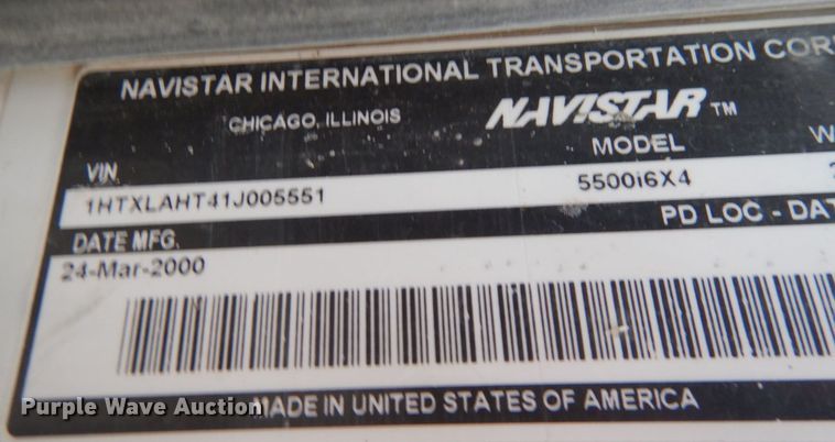 image for item JQ9322 2001 International 5500i  ready mix truck