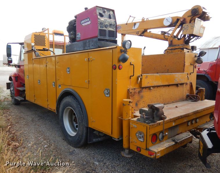 image for item JQ9341 2005 International 4300  utility / service truck