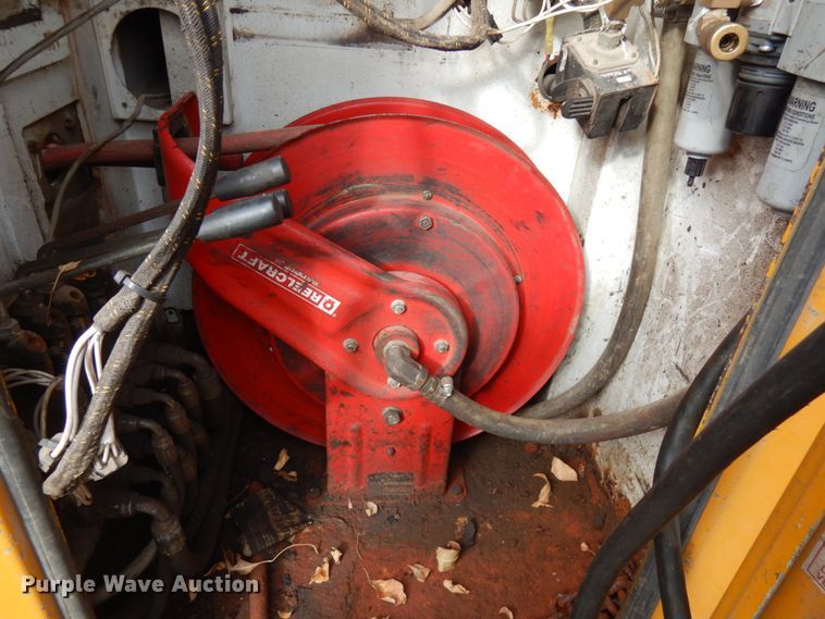 image for item JQ9341 2005 International 4300  utility / service truck