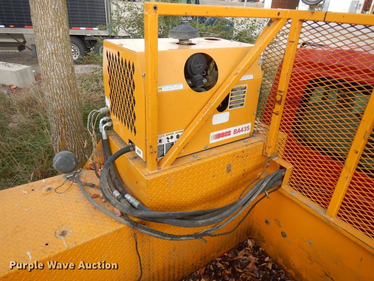 image for item JQ9341 2005 International 4300  utility / service truck