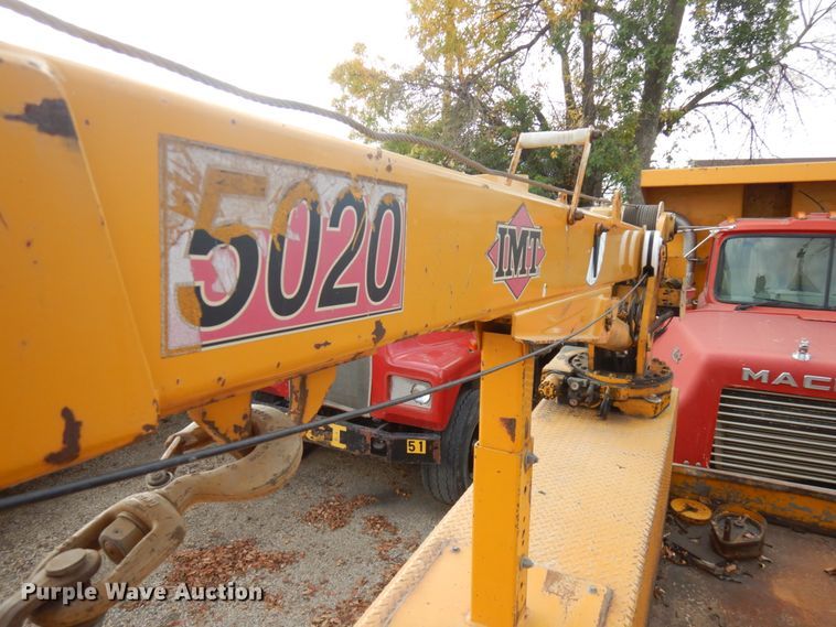 image for item JQ9341 2005 International 4300  utility / service truck