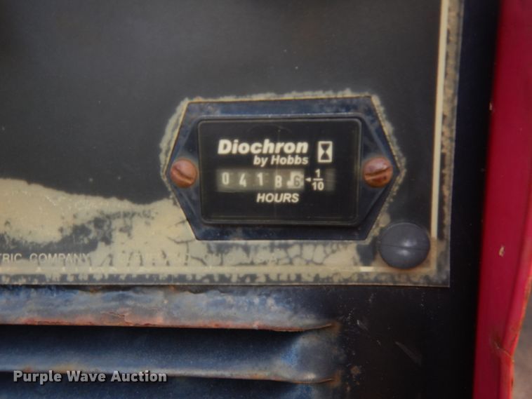 image for item JQ9341 2005 International 4300  utility / service truck