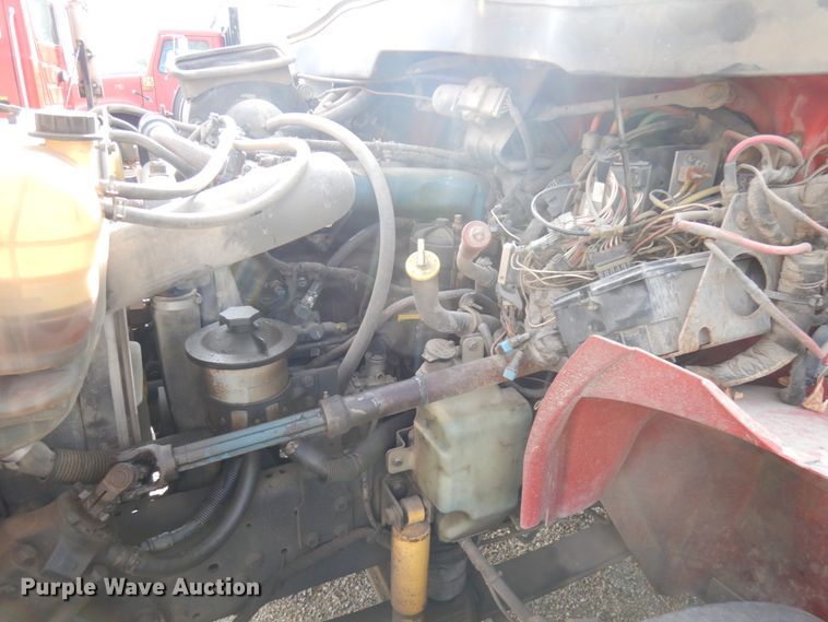 image for item JQ9341 2005 International 4300  utility / service truck