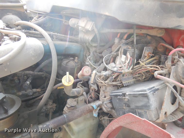 image for item JQ9341 2005 International 4300  utility / service truck