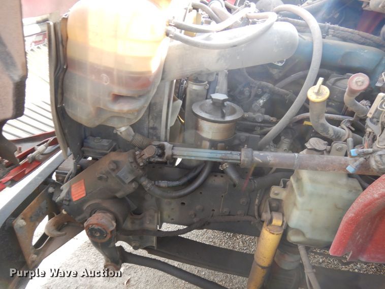 image for item JQ9341 2005 International 4300  utility / service truck