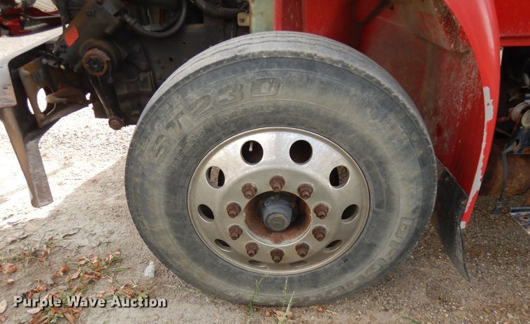 image for item JQ9341 2005 International 4300  utility / service truck