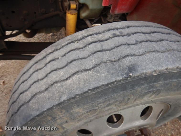 image for item JQ9341 2005 International 4300  utility / service truck