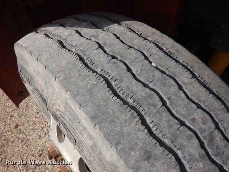 image for item JQ9341 2005 International 4300  utility / service truck