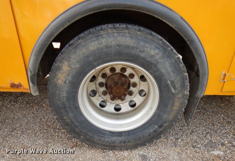 image for item JQ9341 2005 International 4300  utility / service truck