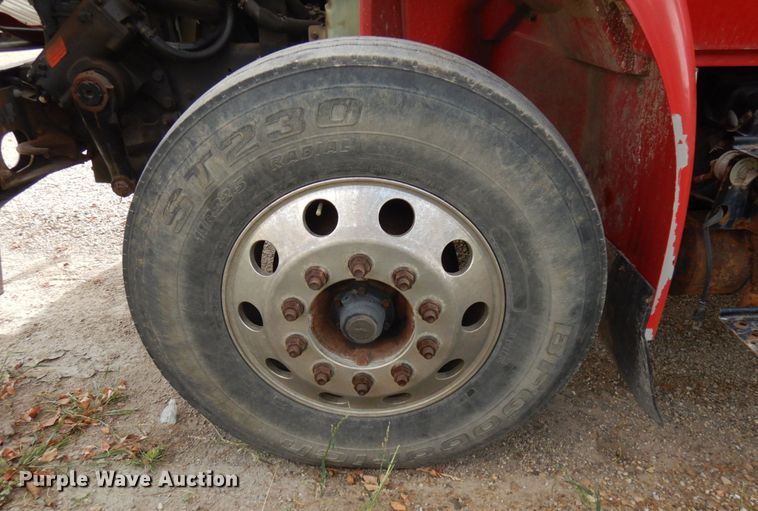 image for item JQ9341 2005 International 4300  utility / service truck