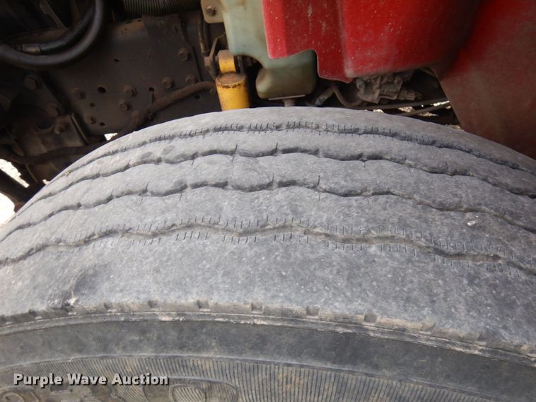 image for item JQ9341 2005 International 4300  utility / service truck