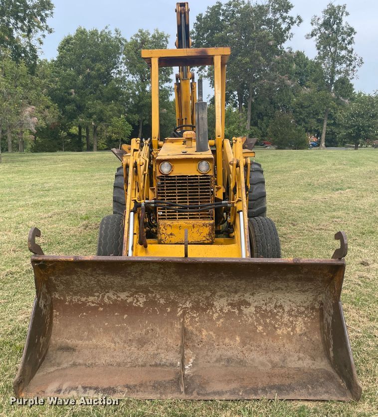 image for item JQ9450 1973 Case 580B  backhoe